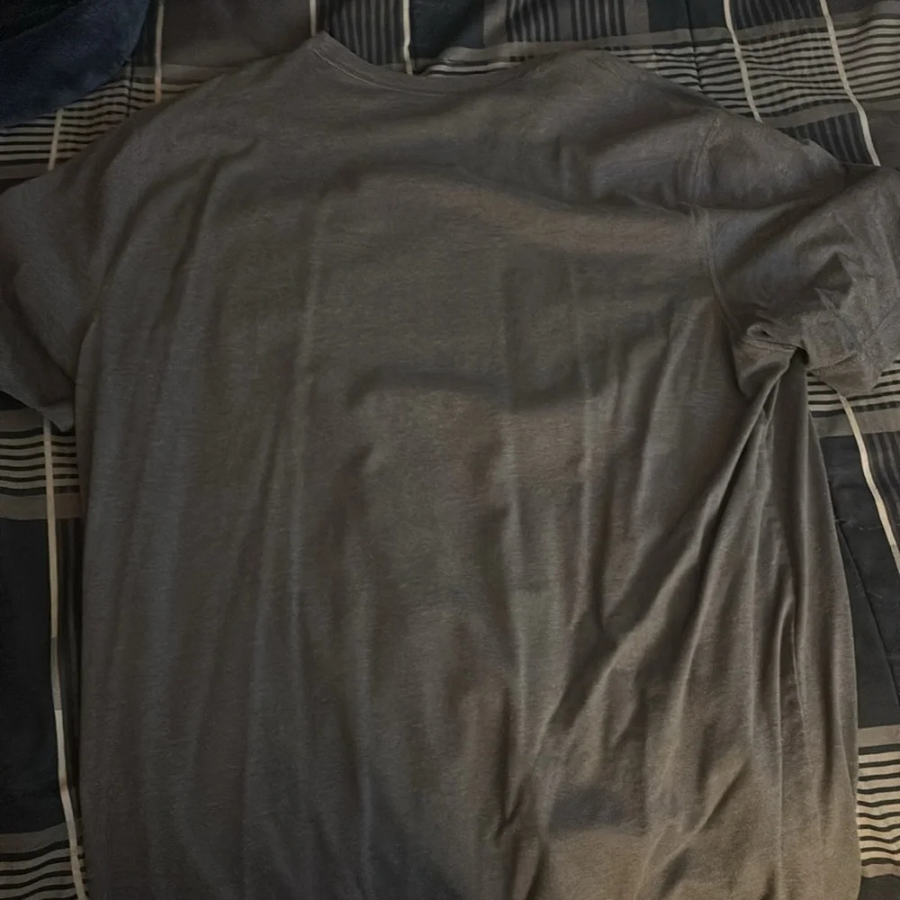 Fly Graphic Gray T-Shirt - Picture 2 of 2